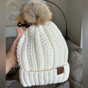 NWT C.C Thick Cable Knit Faux Fuzzy Fur Pom Fleece Lined Skull Cap Cuff Beanie